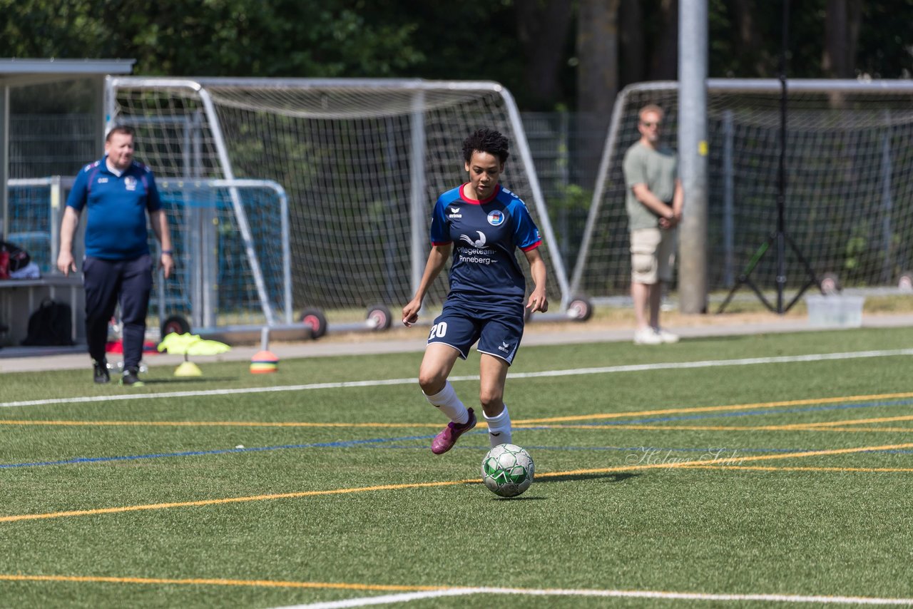 Bild 110 - wBJ Holsatia Elmshorn - VfL Pinneberg : Ergebnis: 1:4